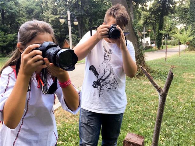 specification Accuracy Copyright Curs de fotografie pentru elevi (10 ani+) - începători | Centrul Metropolitan de Educație și Cultură "Ioan I. Dalles" specification Accuracy Copyright Curs de fotografie pentru elevi (10 ani+) - începători | Centrul Metropolitan de Educație și Cultură "Ioan I. Dalles"